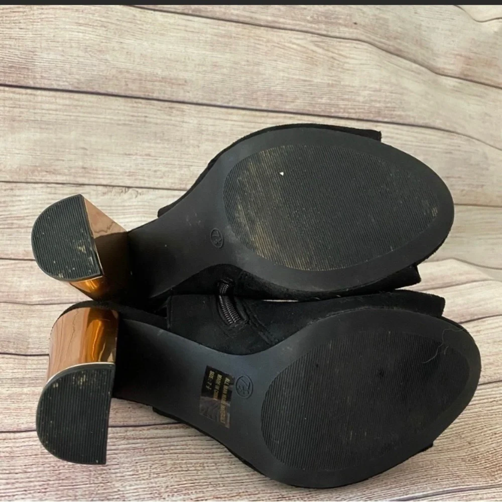 Wild Diva Lounge Peep Toe Booties Size 7.5
